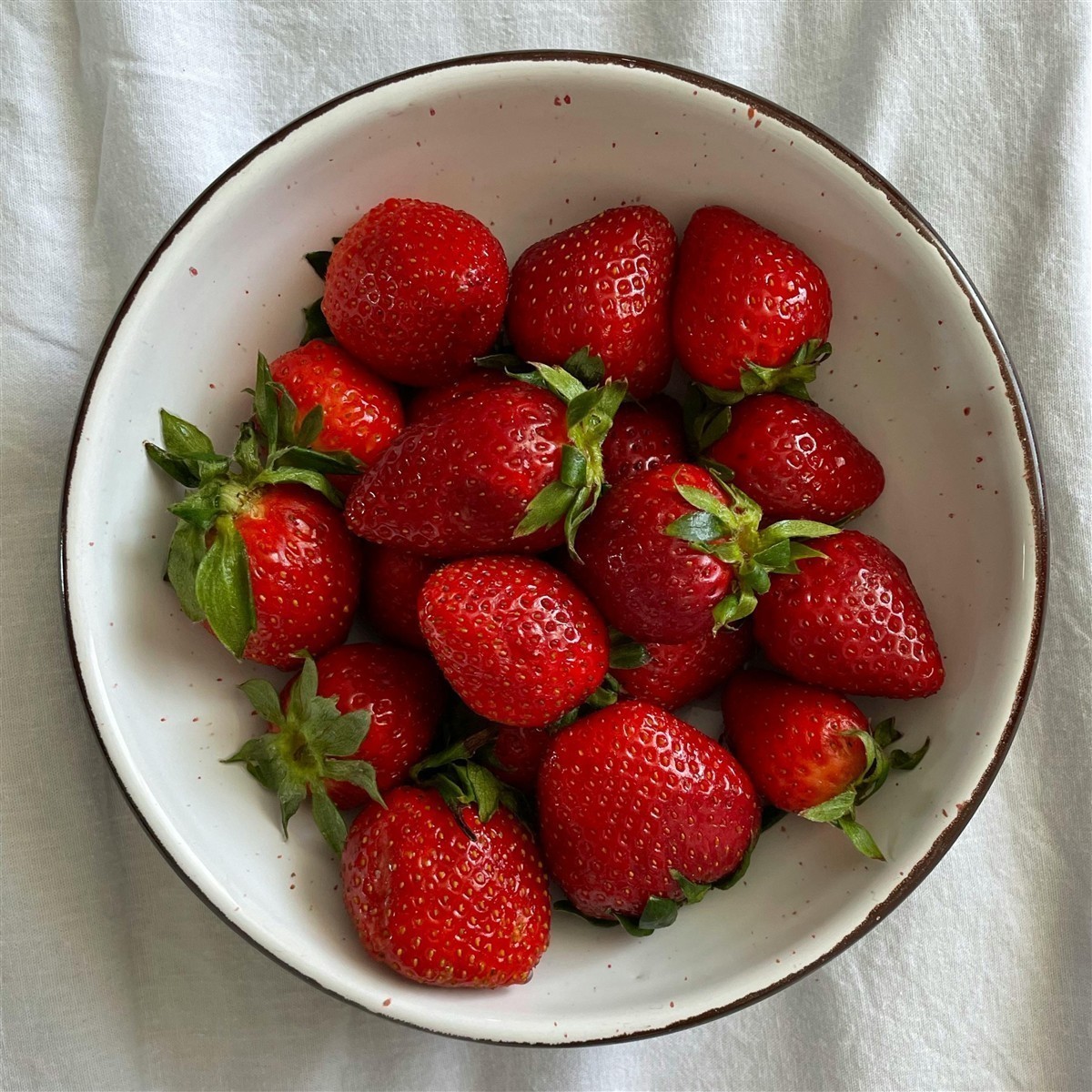 MARCO POLO Erdbeeren leicht gezuckert 6x 980g, eingelegte Erdbeeren, Obstkonserve
